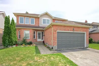 19 REDWOOD Lane, London East, ON N5V 4C4