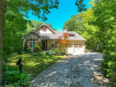 8800 TIMBERWOOD Trail, Lambton Shores, ON N0M 1T0