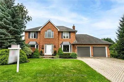 7001 DIANE Crescent, London South, ON N6P 1G2
