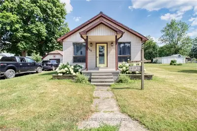 245 Elm Street W, Chatham-Kent, ON N0P 1C0