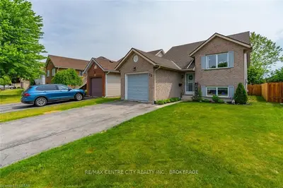 22 Magnolia Drive, Tillsonburg, On N4g 5n9