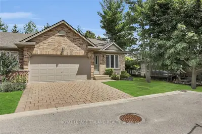 1241 BEAVERBROOK Avenue 70, London North, ON N6H 5P1