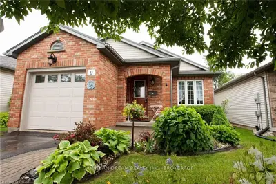 335 LIGHTHOUSE Road 9, London South, ON N6M 1J8