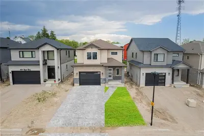 108 KNOTT Drive, London South, ON N6L 1K3