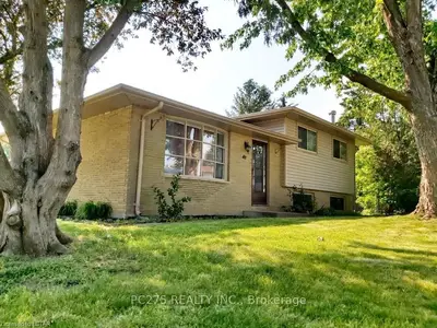 49 Frobisher Crescent, London East, ON N5V 1G7
