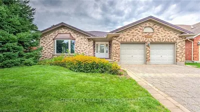 1562 HASTINGS Drive, London North, ON N5X 3C6