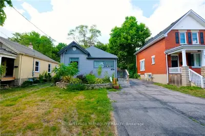 17 McDonald Avenue, London North, ON N6G 1A9
