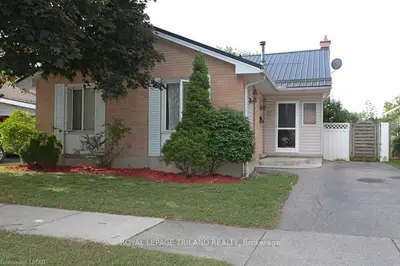 27 RENNY Crescent, London South, ON N6E 2C4