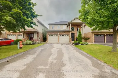 222 SOUTH LEAKSDALE Circle, London South, ON N6M 1K2