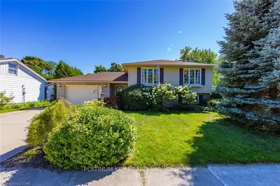 19 WELLINGTON Street W, Lambton Shores, ON N0N 1J0