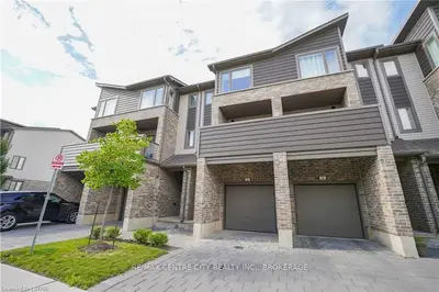 2070 MEADOWGATE Boulevard 11, London South, ON N6M 0H5