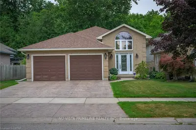 39 EXMOUTH Drive, London East, ON N5V 4V1