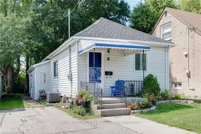 9 BOULLEE Street, London East, ON N5Y 1T5
