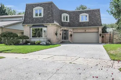 16 LINDBROOK Court, London North, ON N5X 2L3