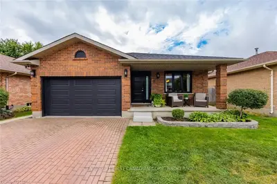 15 JOSSELYN Drive, London South, ON N6E 3S6