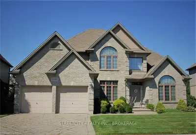 2001 QUARRIER Road, London North, ON N6G 5L2