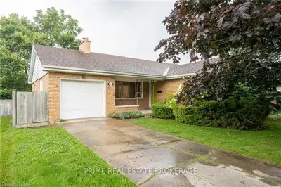 418 BASE LINE Road E, London South, ON N6C 2P6