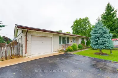 123 CARROLL Street W, Strathroy-Caradoc, ON N7G 1A9