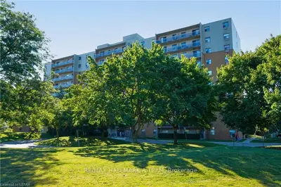 931 WONDERLAND Road S 609, London South, ON N6K 2X6