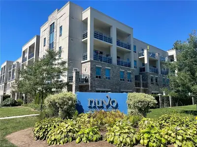 320 SUGARCREEK Trail 210, London North, ON N6H 0C7