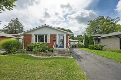 132 GABLEWOOD Crescent, London North, ON N6G 2Z9
