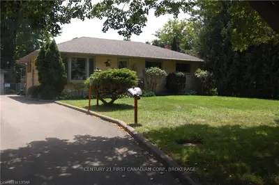 255 FAIRHAVEN Circle, London East, ON N5W 1E4