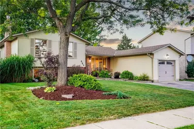 984 FARNHAM Road, London South, ON N6K 1S1