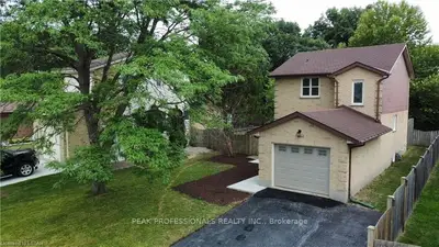1048 MAHOGANY Road, London North, ON N6H 4V9