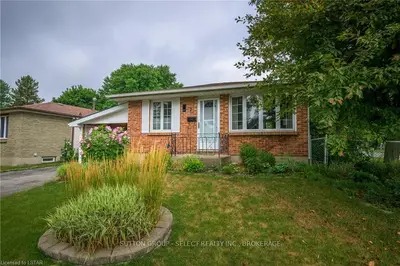 2 ASHBURY Avenue, London South, ON N6E 1S8