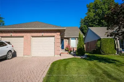 90 ONTARIO Street S 6, Lambton Shores, ON N0M 1T0