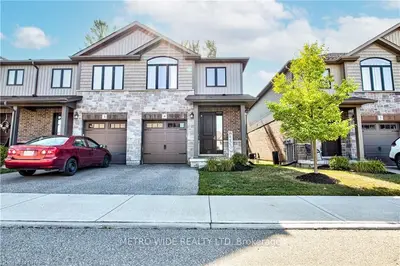 50 BUTE Street 4, North Dumfries, ON N0B 1E0