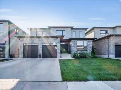 2039 BAKERVILLA Street, London South, ON N6P 0E9