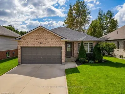 286 MOGG ST Street, Strathroy-Caradoc, ON N7G 4M2