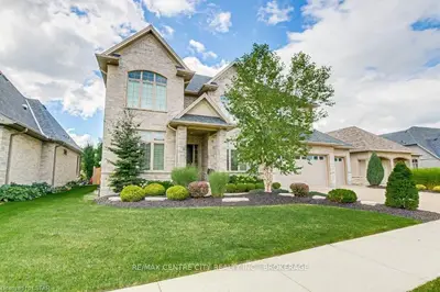 2139 CREEKRIDGE Bend, London North, ON N6G 0L9