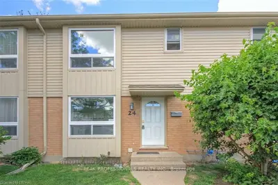 626 WHARNCLIFFE Road S 24, London South, ON N6J 2N4