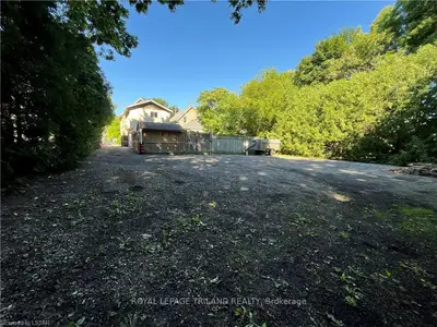 107 WHARNCLIFFE Road N, London North, ON N6H 2A8
