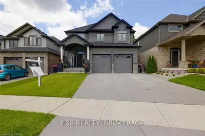711 ROLLINGACRES Place, London North, ON N5X 0I4