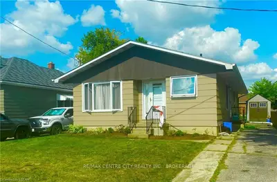 30 LIDA Street, Brantford, ON N3S 2R2