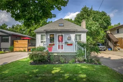 42 LANGARTH Street E, London South, ON N6C 1Z1