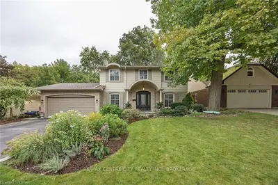 8 ROCKFORD Crescent, London South, ON N6K 3B6