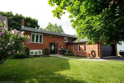 251 PARK Street, Strathroy-Caradoc, ON N7G 3V6