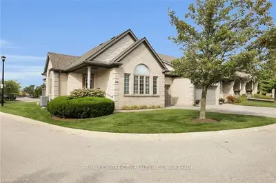 600 HYDE PARK Road 206, London North, ON N6H 5W8