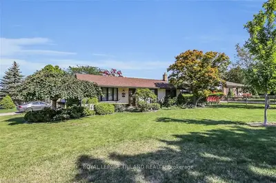 477 THREE VALLEY Crescent, London South, ON N5Z 3E8