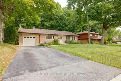 523 PINETREE Drive, London North, ON N6H 3N2