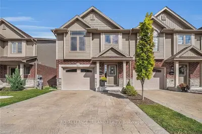 1061 EAGLETRACE Drive 115, London North, ON N6G 0T3