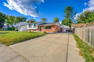1022 ROSEDALE Avenue, Sarnia, ON N7S 1Z3
