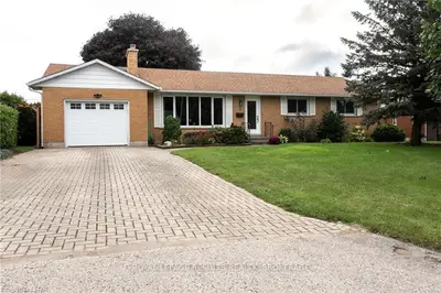6 Andover Avenue, Tillsonburg, On N4g 4j5