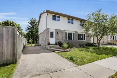 1 DENLAW Road, London North, ON N6G 3L3
