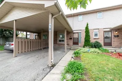 720 DEVERON Crescent 10, London South, ON N5Z 4W6