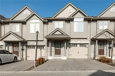 582 HYDE PARK Road 12, London North, ON N6H 3S1